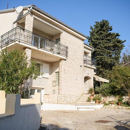 Villa Claudia Beach Apartment Premantura Exterior photo