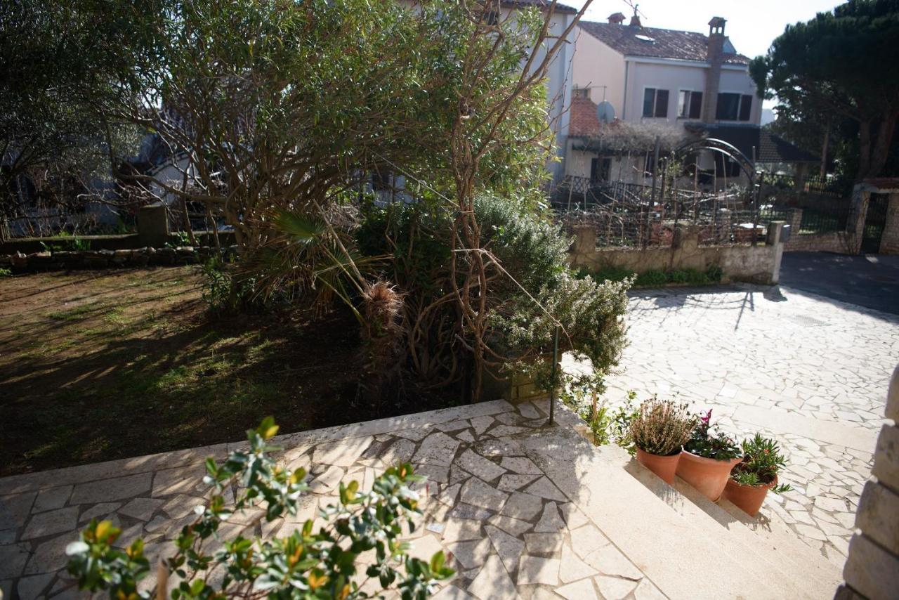 Villa Claudia Beach Apartment Premantura Exterior photo